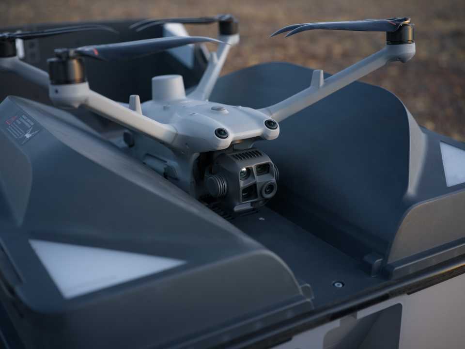 autonomni dron v DJI Dock 3